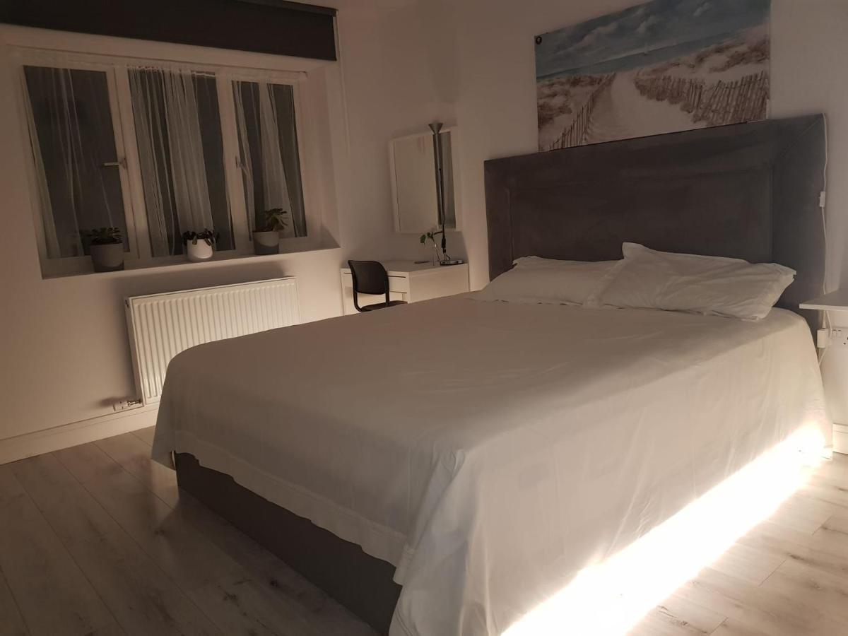 Barnoaks House - Private Room Ensuite Bathroom Homestay Dublin Exterior foto